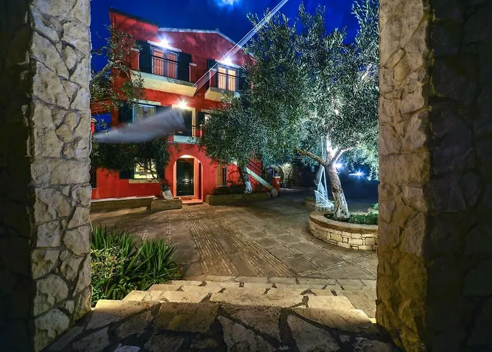 Bella Vista & *