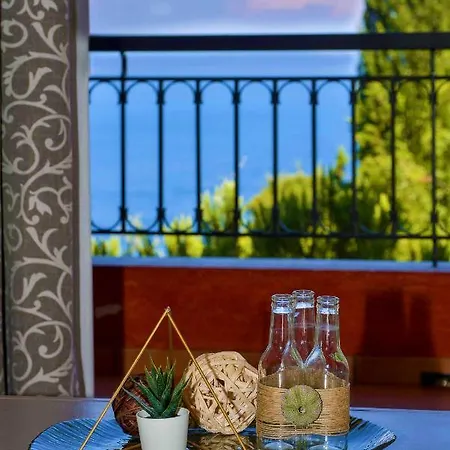 Bella Vista & Villa Gaios
