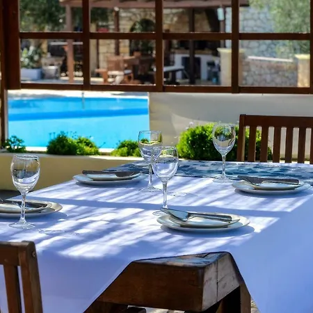 Villa Bella Vista & *