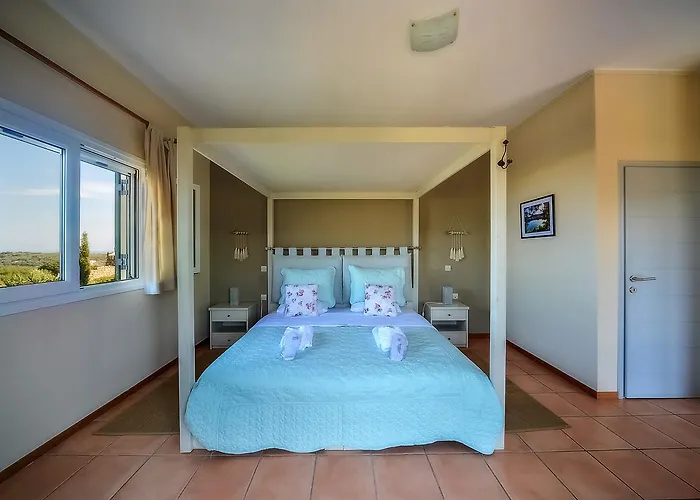 Bella Vista & Villa *